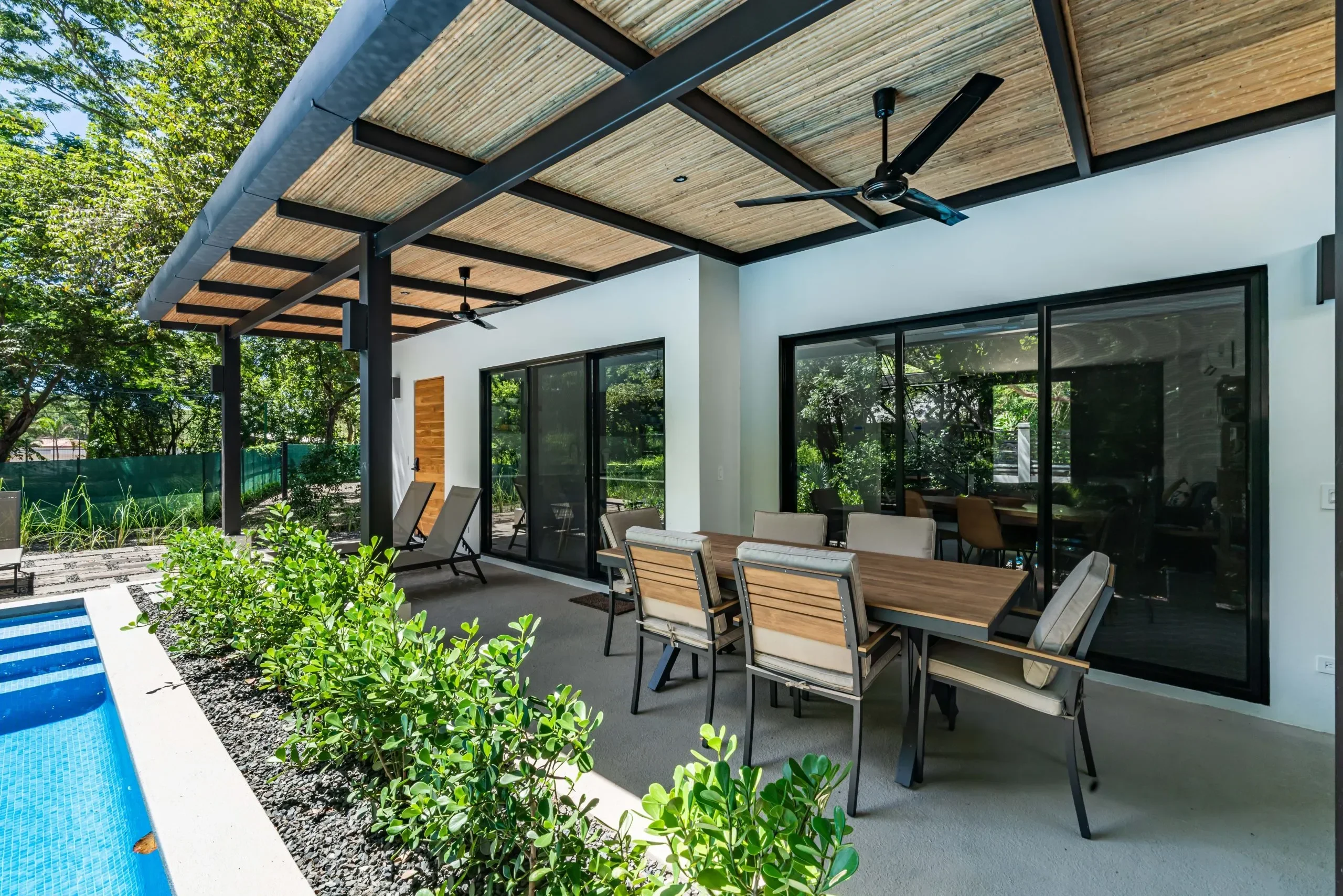 the-shaka-house-3-bedroom-villa-with-pool-near-the-beach-in-playa-grande