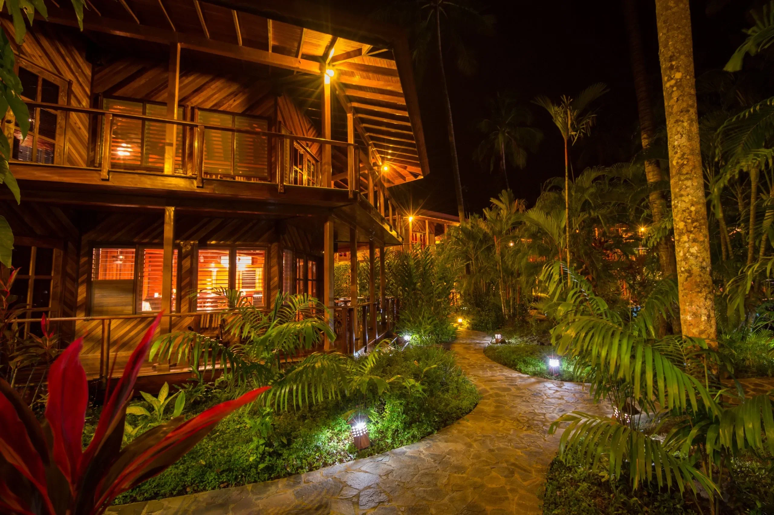 Tambor Tropical: Titled Beach Front Hotel in Playa Tambor and 2 hectares land