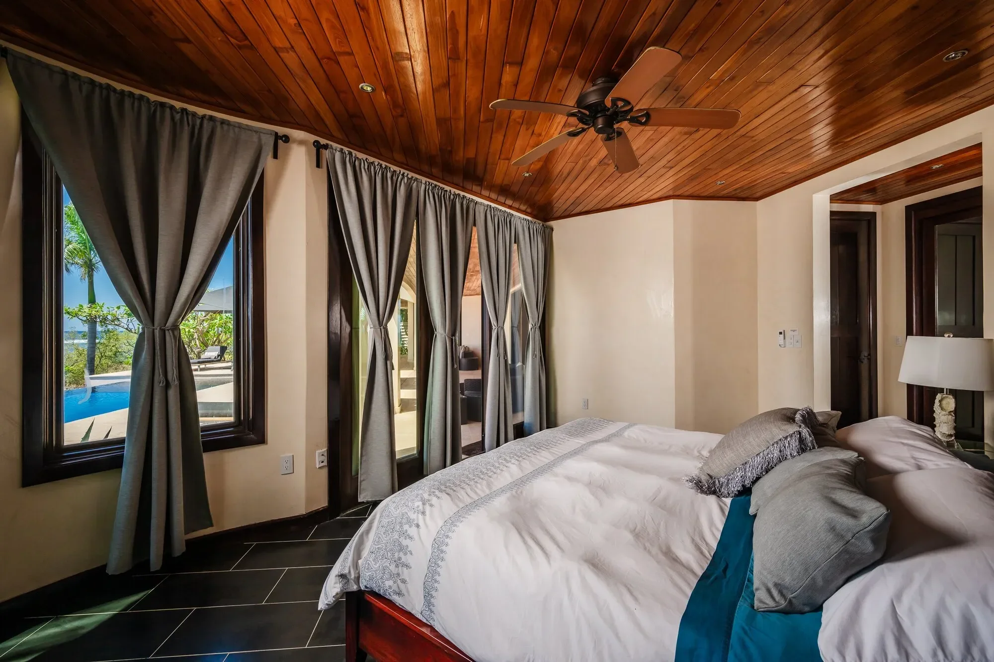 Welcome to Villa Esperanza: A Beachfront Oasis in Playa Negra for Sale photo 10