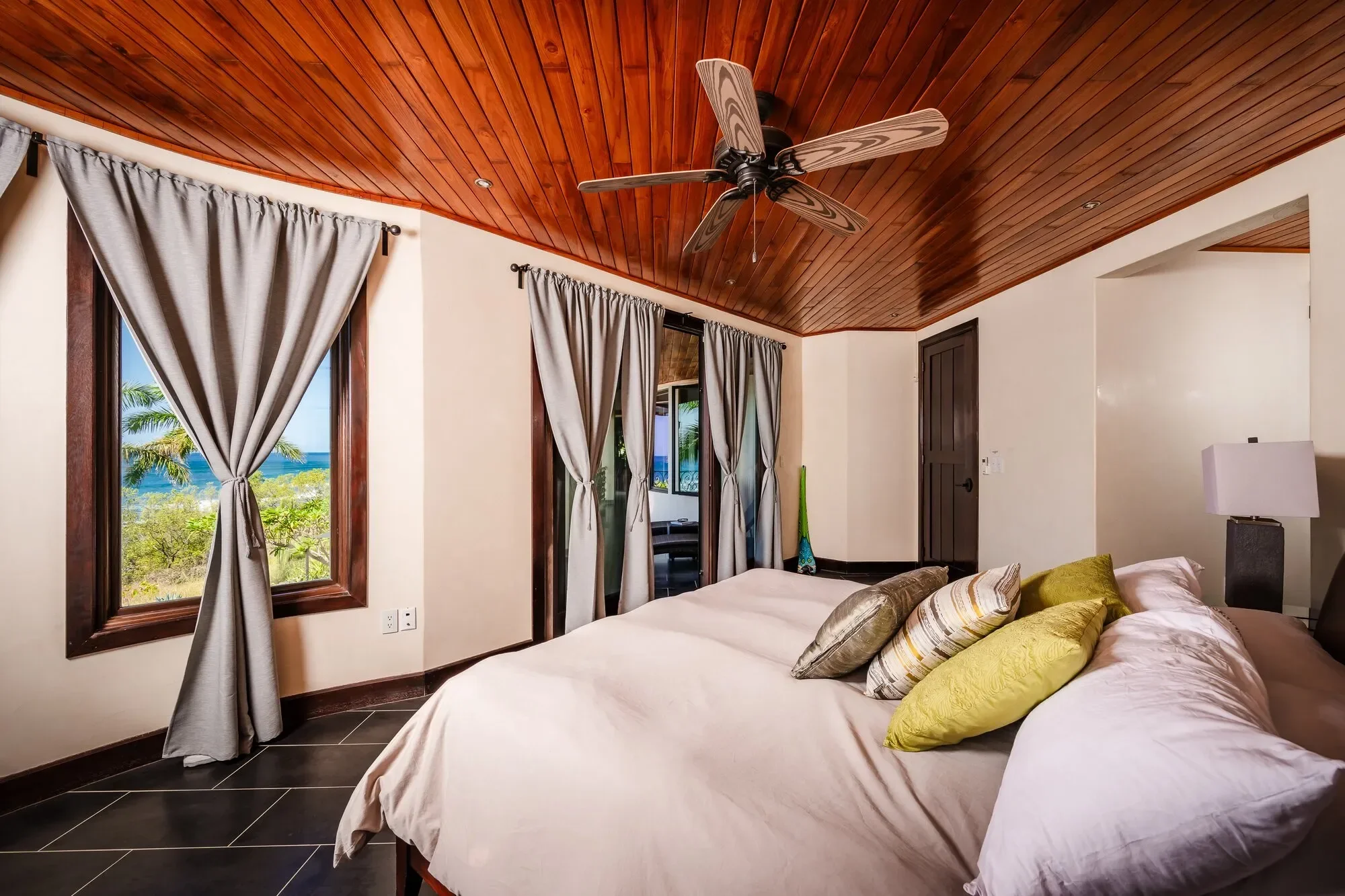 Welcome to Villa Esperanza: A Beachfront Oasis in Playa Negra for Sale photo 11