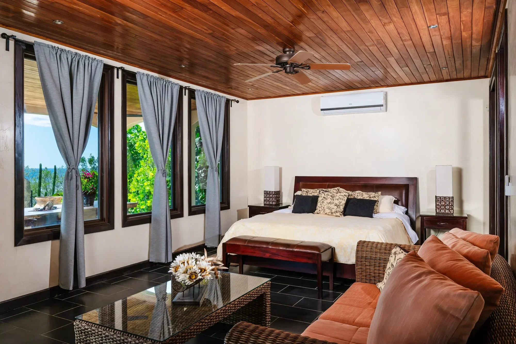 Welcome to Villa Esperanza: A Beachfront Oasis in Playa Negra for Sale photo 12