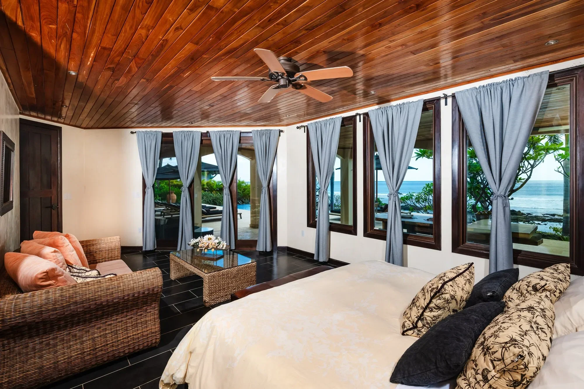 Welcome to Villa Esperanza: A Beachfront Oasis in Playa Negra for Sale photo 15