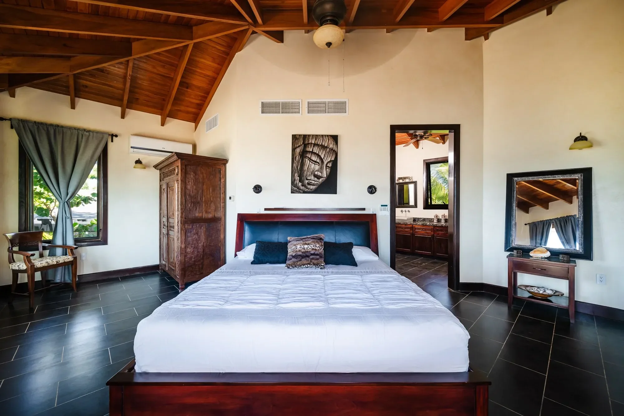 Welcome to Villa Esperanza: A Beachfront Oasis in Playa Negra for Sale photo 16