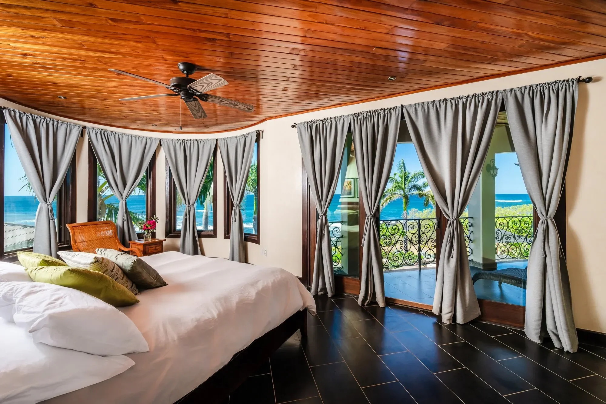 Welcome to Villa Esperanza: A Beachfront Oasis in Playa Negra for Sale photo 18