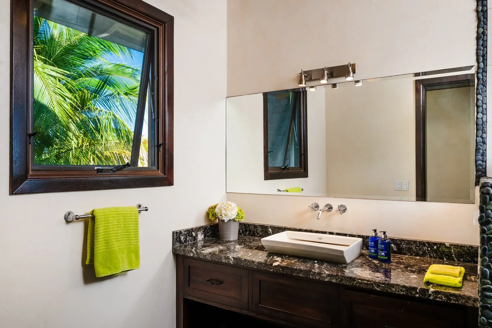 Welcome to Villa Esperanza: A Beachfront Oasis in Playa Negra for Sale photo 22