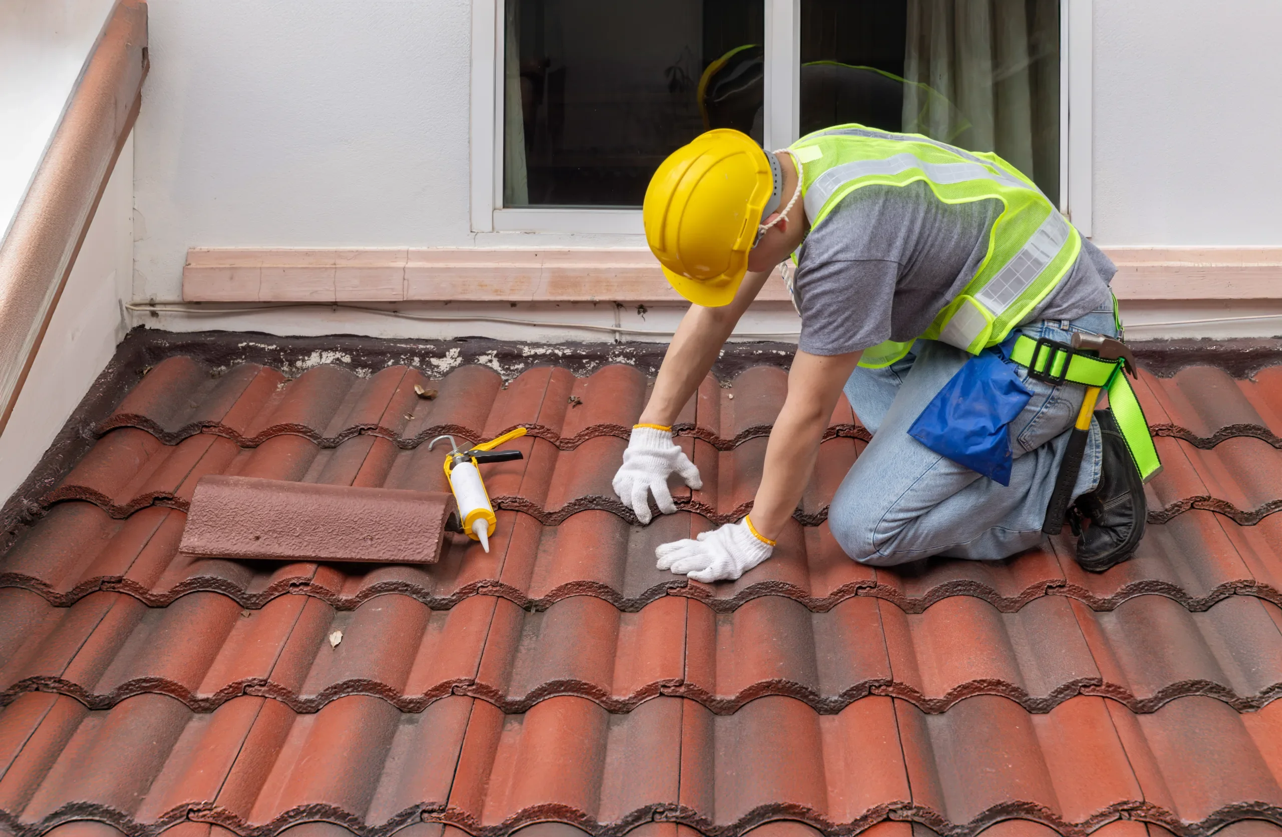 Replacing Broken Roof Tiles in San Diego: What Homeowners Should Know